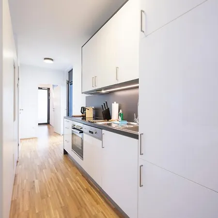Modern Hideaway Apartment *